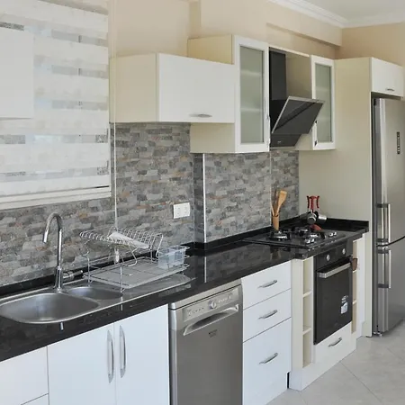Sleeps 8 Pool Air Con Wifi فيلة